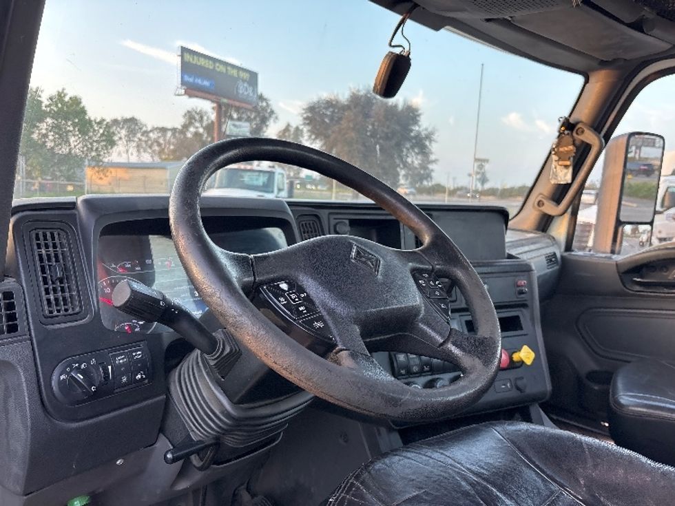 Day Cab Tractor-Heavy Duty Tractors-International-2019-LT625-Fresno-CA-295,666\n\t\tmiles-$ 30,750 - Image 10
