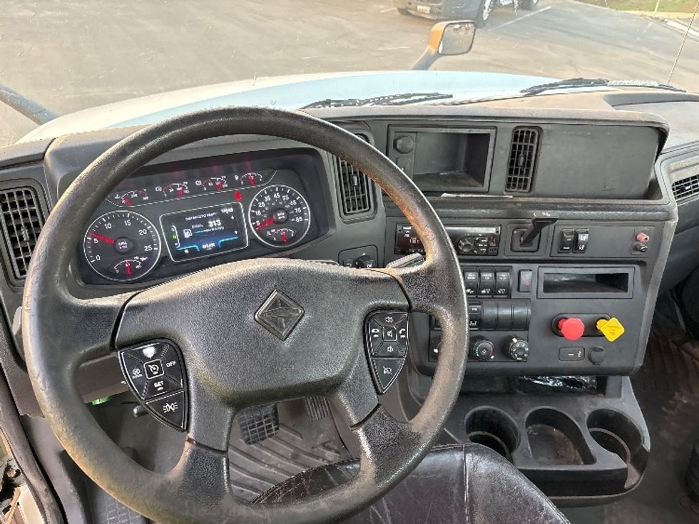 Day Cab Tractor-Heavy Duty Tractors-International-2019-LT625-Fresno-CA-295,666\n\t\tmiles-$ 30,750 - Image 11