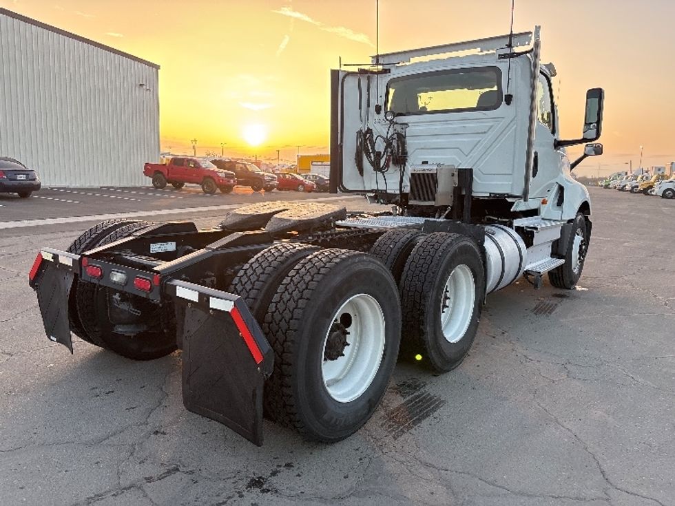 Day Cab Tractor-Heavy Duty Tractors-International-2019-LT625-Fresno-CA-295,666\n\t\tmiles-$ 30,750 - Image 7