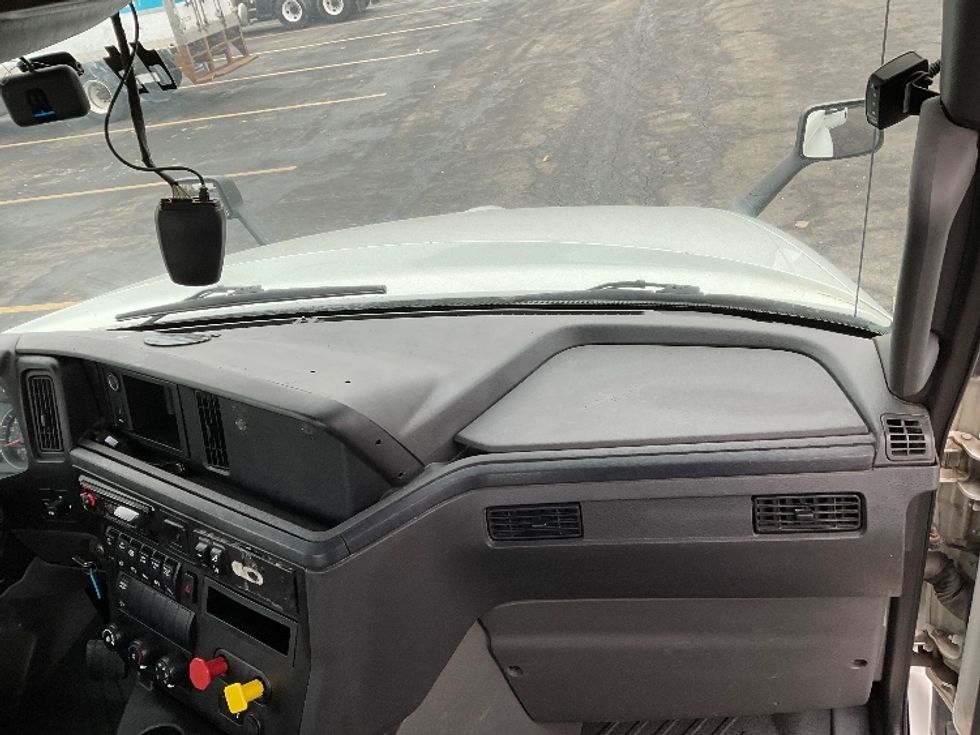 Day Cab Tractor-Heavy Duty Tractors-International-2019-LT625-Gahanna-OH-478,649\n\t\tmiles-$ 23,250 - Image 13