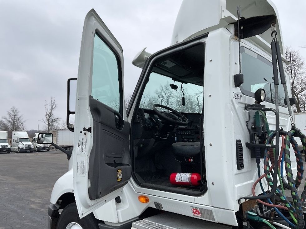 Day Cab Tractor-Heavy Duty Tractors-International-2019-LT625-Gahanna-OH-478,649\n\t\tmiles-$ 23,250 - Image 9