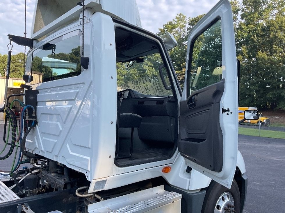 Day Cab Tractor-Heavy Duty Tractors-International-2019-LT625-Gainesville-GA-250,524\n\t\tmiles-$ 36,000 - Image 11