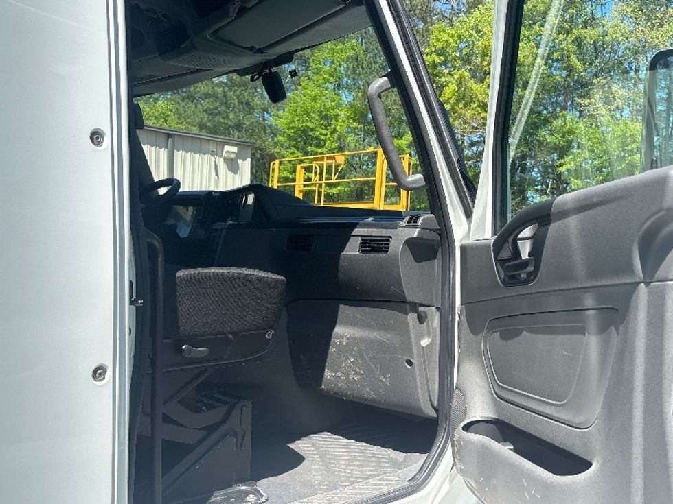 Day Cab Tractor-Heavy Duty Tractors-International-2019-LT625-Gainesville-GA-418,118\n\t\tmiles-$ 25,500 - Image 12