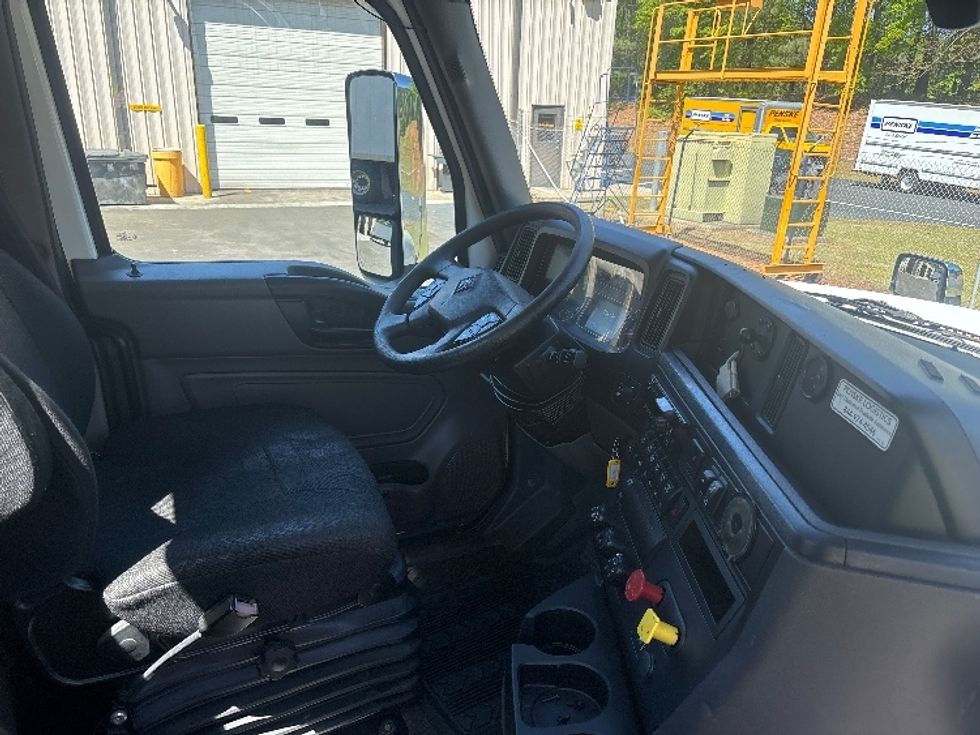 Day Cab Tractor-Heavy Duty Tractors-International-2019-LT625-Gainesville-GA-418,118\n\t\tmiles-$ 25,500 - Image 16