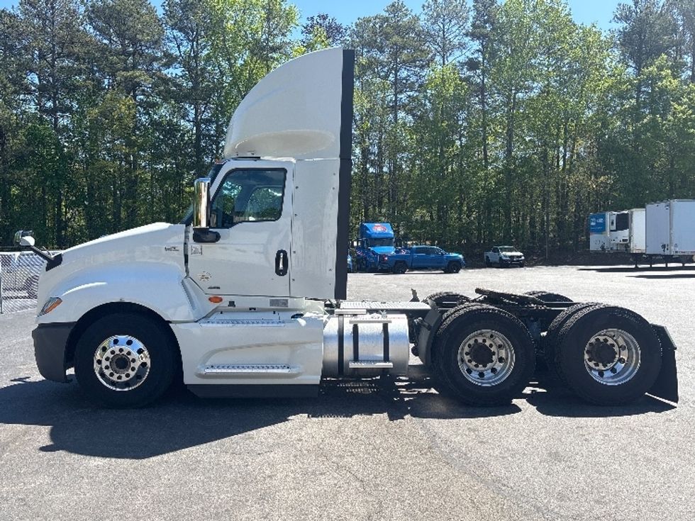 Day Cab Tractor-Heavy Duty Tractors-International-2019-LT625-Gainesville-GA-418,118\n\t\tmiles-$ 25,500 - Image 4