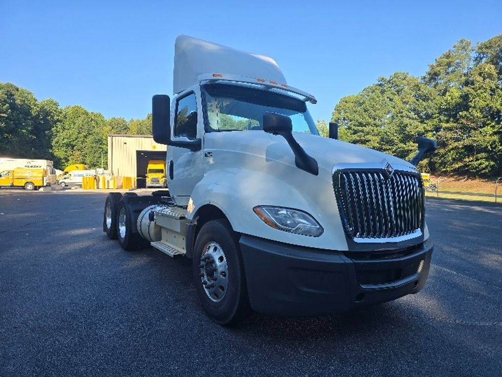 Day Cab Tractor-Heavy Duty Tractors-International-2019-LT625-Gainesville-GA-478,882\n\t\tmiles-$ 23,250 - Image 1