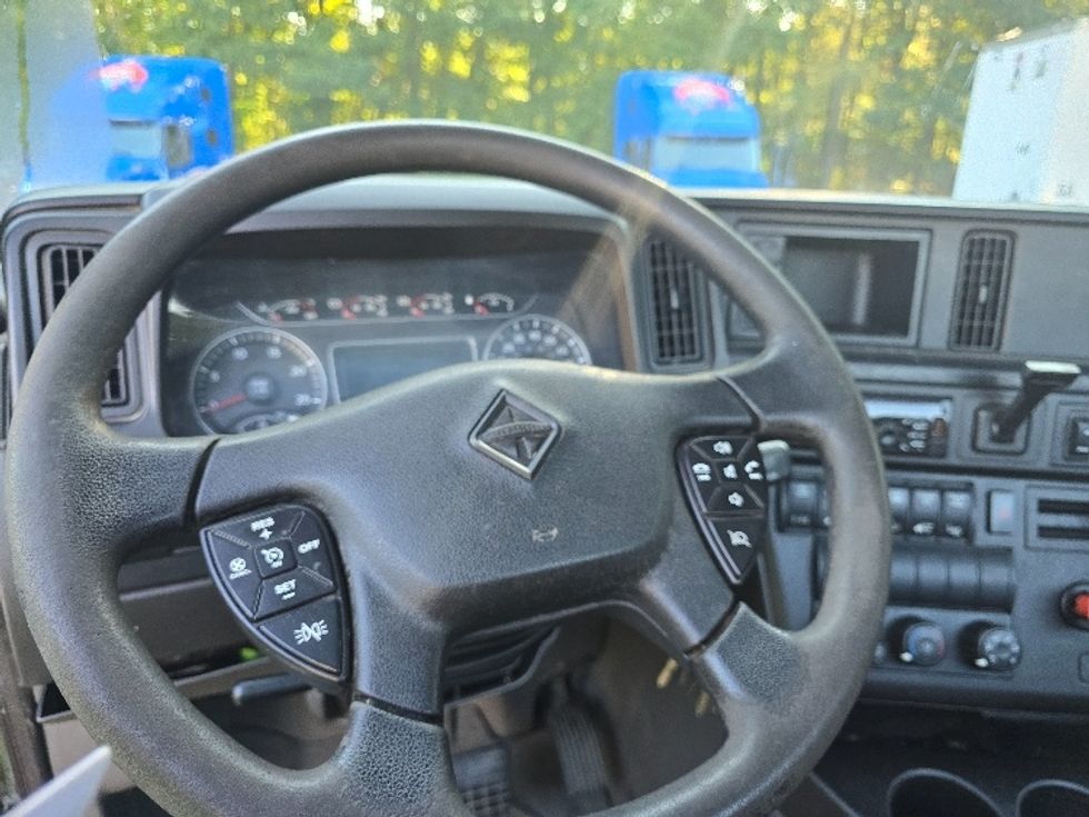 Day Cab Tractor-Heavy Duty Tractors-International-2019-LT625-Gainesville-GA-478,882\n\t\tmiles-$ 23,250 - Image 11