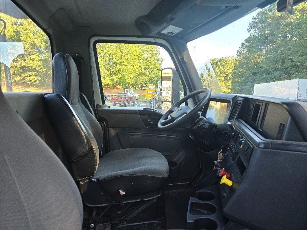 Day Cab Tractor-Heavy Duty Tractors-International-2019-LT625-Gainesville-GA-478,882\n\t\tmiles-$ 23,250 - Image 14
