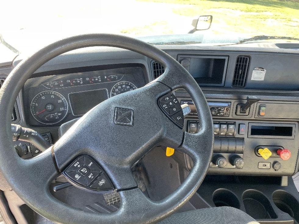 Day Cab Tractor-Heavy Duty Tractors-International-2019-LT625-Garden City-GA-176,573\n\t\tmiles-$ 30,250 - Image 11