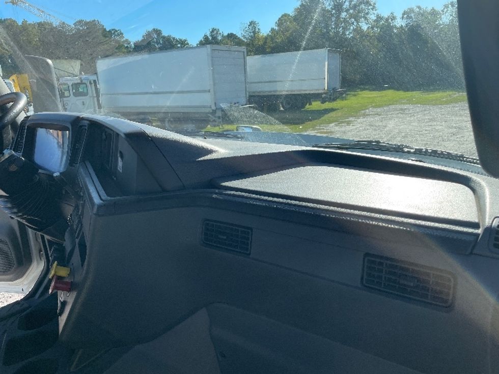 Day Cab Tractor-Heavy Duty Tractors-International-2019-LT625-Garden City-GA-176,573\n\t\tmiles-$ 30,250 - Image 13