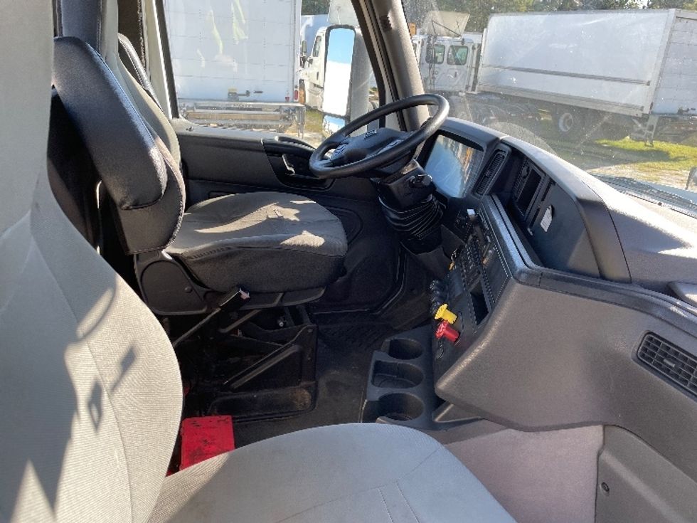 Day Cab Tractor-Heavy Duty Tractors-International-2019-LT625-Garden City-GA-176,573\n\t\tmiles-$ 30,250 - Image 14