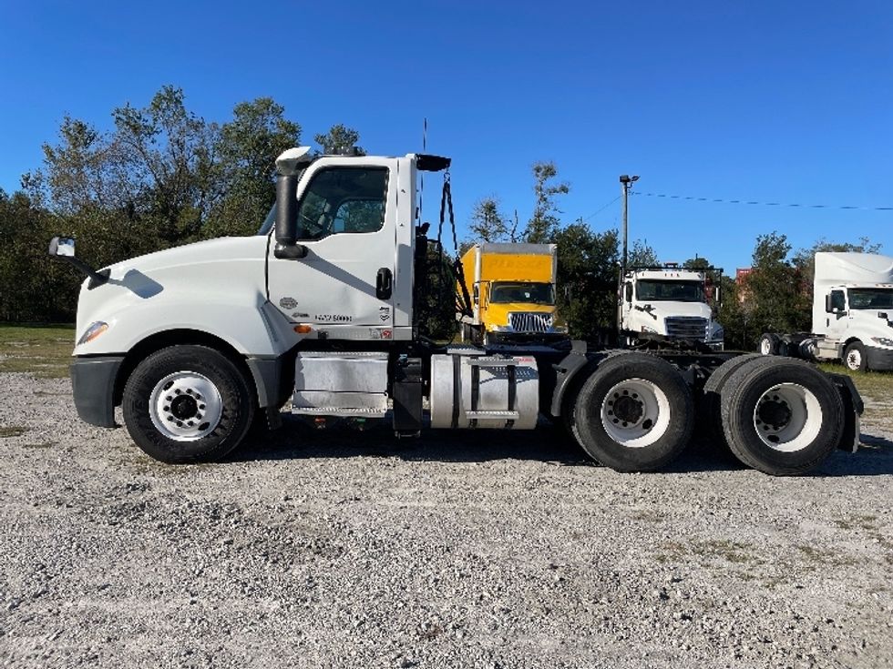 Day Cab Tractor-Heavy Duty Tractors-International-2019-LT625-Garden City-GA-176,573\n\t\tmiles-$ 30,250 - Image 4
