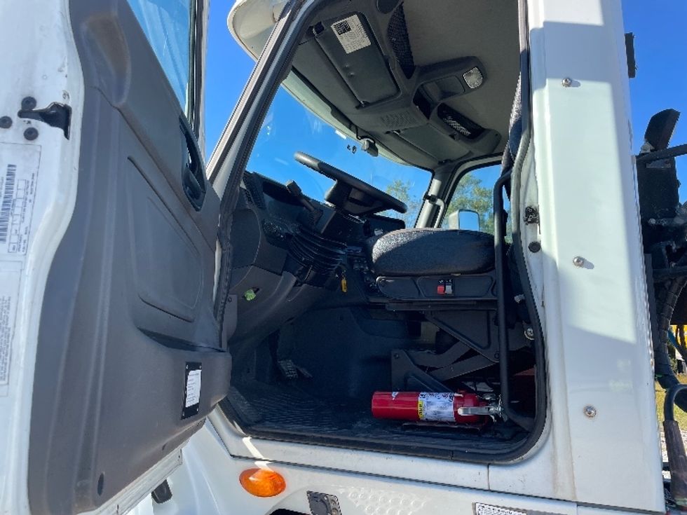 Day Cab Tractor-Heavy Duty Tractors-International-2019-LT625-Garden City-GA-176,573\n\t\tmiles-$ 30,250 - Image 9