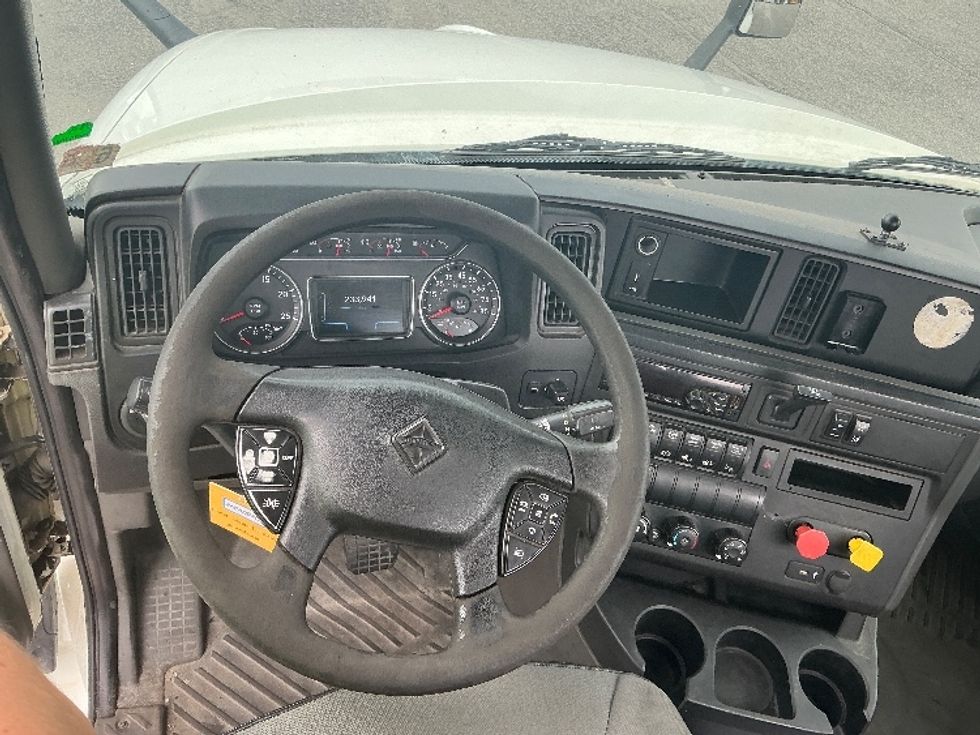 Day Cab Tractor-Heavy Duty Tractors-International-2019-LT625-Garden City-GA-233,941\n\t\tmiles-$ 27,250 - Image 11