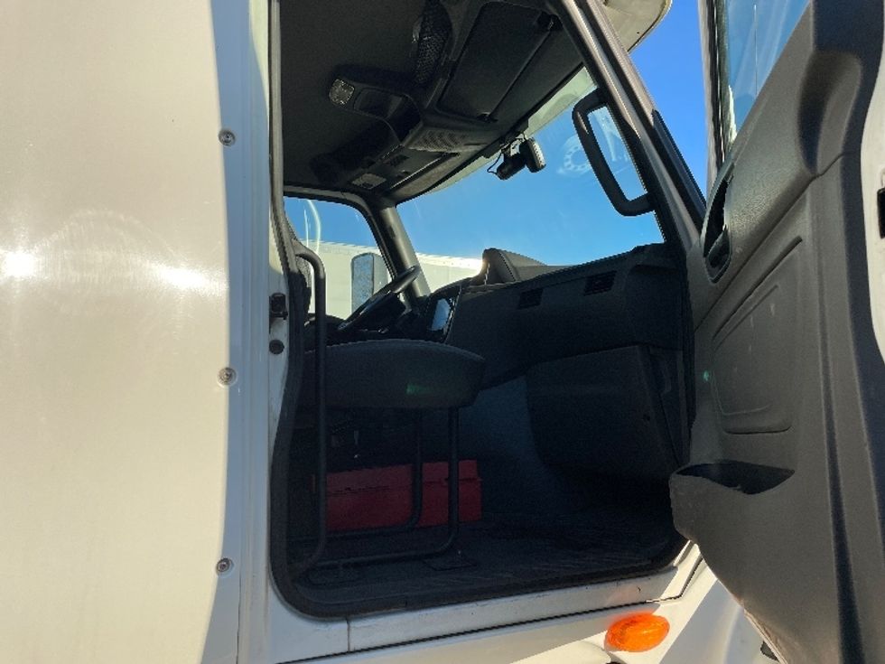 Day Cab Tractor-Heavy Duty Tractors-International-2019-LT625-Garden City-GA-272,558\n\t\tmiles-$ 30,250 - Image 12