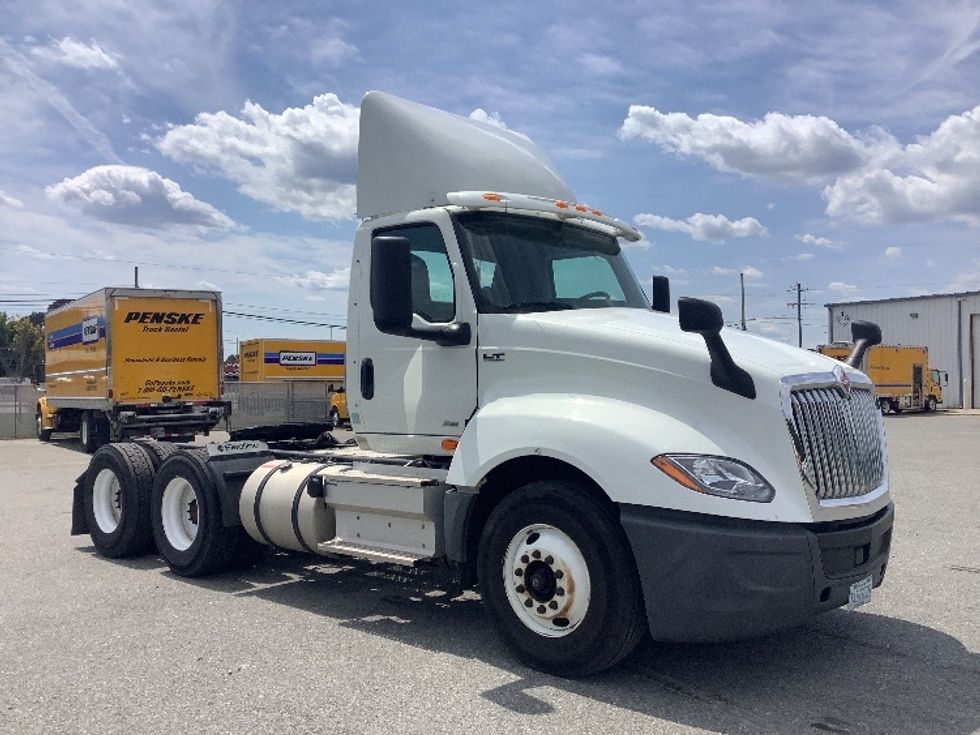 Day Cab Tractor-Heavy Duty Tractors-International-2019-LT625-Goldsboro-NC-368,909\n\t\tmiles-$ 27,750 - Image 1