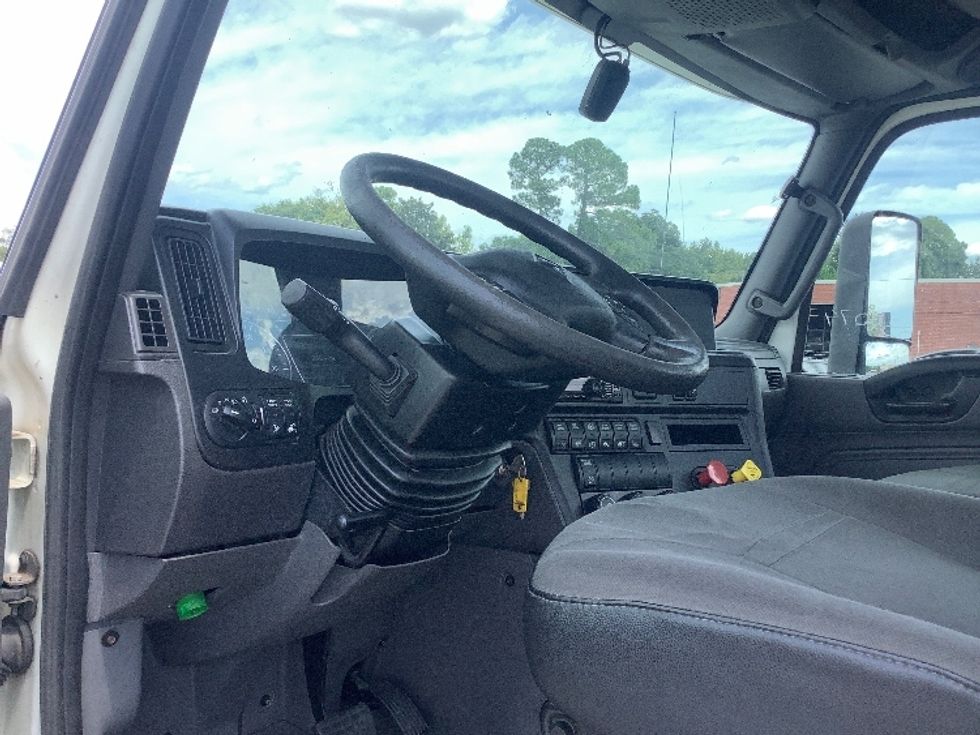 Day Cab Tractor-Heavy Duty Tractors-International-2019-LT625-Goldsboro-NC-368,909\n\t\tmiles-$ 27,750 - Image 11