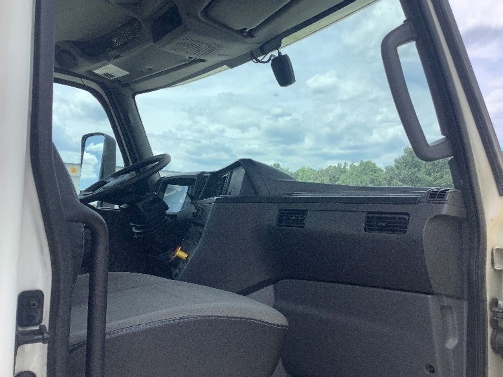 Day Cab Tractor-Heavy Duty Tractors-International-2019-LT625-Goldsboro-NC-368,909\n\t\tmiles-$ 27,750 - Image 13