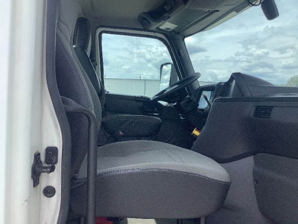 Day Cab Tractor-Heavy Duty Tractors-International-2019-LT625-Goldsboro-NC-368,909\n\t\tmiles-$ 27,750 - Image 14