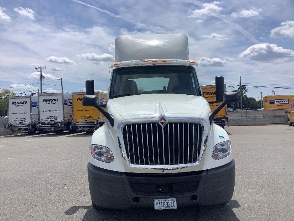Day Cab Tractor-Heavy Duty Tractors-International-2019-LT625-Goldsboro-NC-368,909\n\t\tmiles-$ 27,750 - Image 2