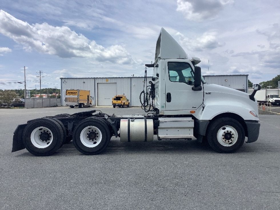 Day Cab Tractor-Heavy Duty Tractors-International-2019-LT625-Goldsboro-NC-368,909\n\t\tmiles-$ 27,750 - Image 8