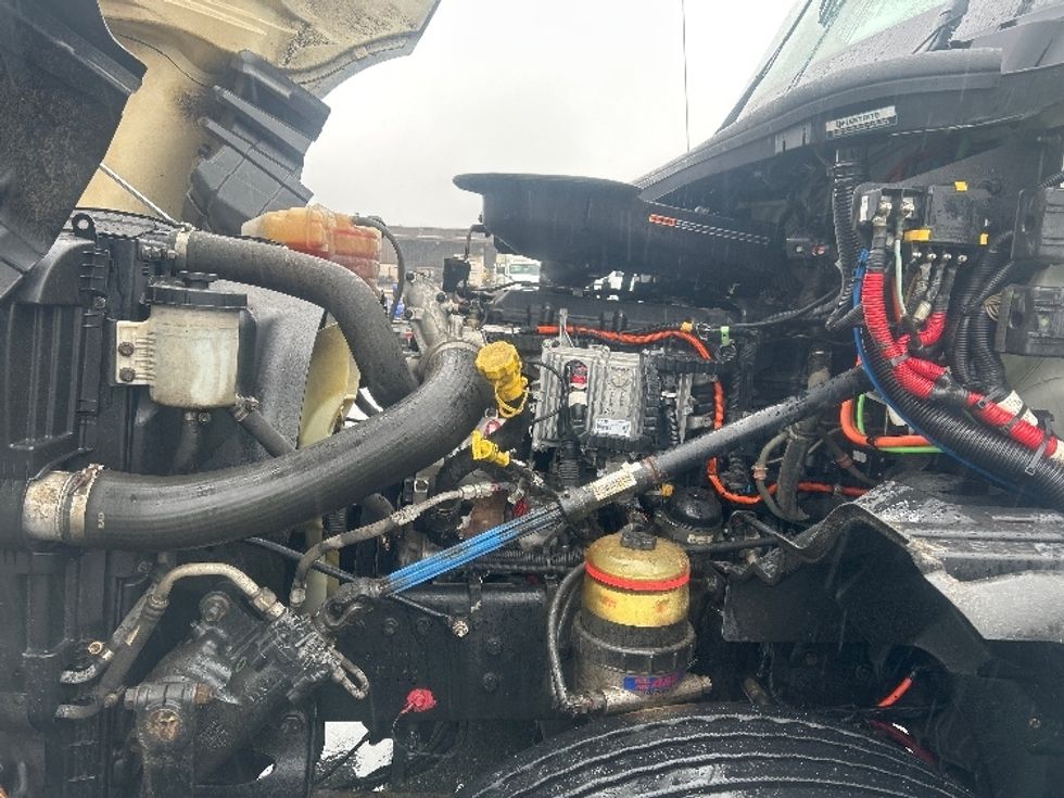 Day Cab Tractor-Heavy Duty Tractors-International-2019-LT625-Greensboro-NC-273,578\n\t\tmiles-$ 35,000 - Image 16