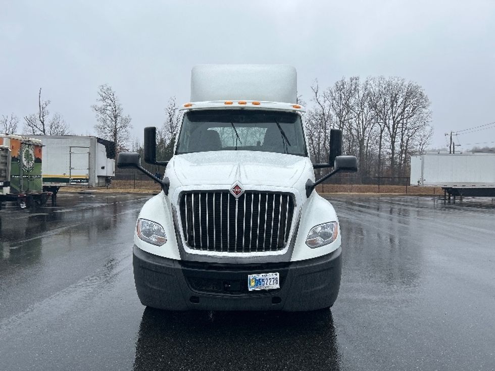 Day Cab Tractor-Heavy Duty Tractors-International-2019-LT625-Greensboro-NC-273,578\n\t\tmiles-$ 35,000 - Image 2