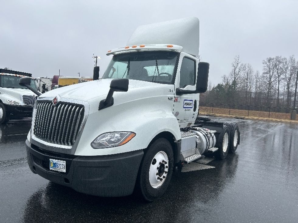 Day Cab Tractor-Heavy Duty Tractors-International-2019-LT625-Greensboro-NC-273,578\n\t\tmiles-$ 35,000 - Image 3