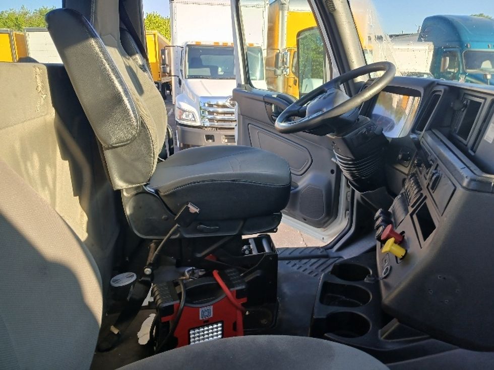 Day Cab Tractor-Heavy Duty Tractors-International-2019-LT625-Greensboro-NC-348,114\n\t\tmiles-$ 27,750 - Image 14