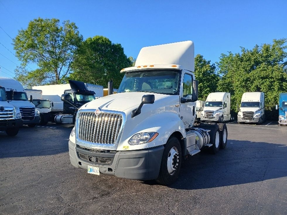 Day Cab Tractor-Heavy Duty Tractors-International-2019-LT625-Greensboro-NC-348,114\n\t\tmiles-$ 27,750 - Image 3