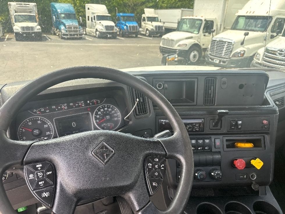 Day Cab Tractor-Heavy Duty Tractors-International-2019-LT625-Greensboro-NC-577,282\n\t\tmiles-$ 22,750 - Image 11