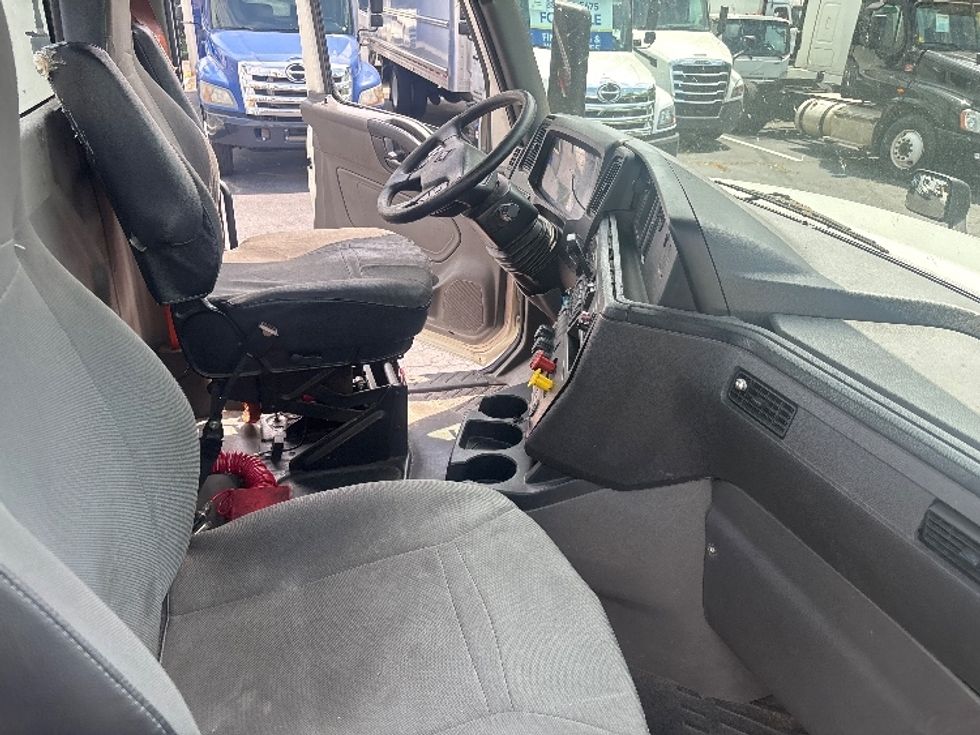 Day Cab Tractor-Heavy Duty Tractors-International-2019-LT625-Greensboro-NC-577,282\n\t\tmiles-$ 22,750 - Image 14