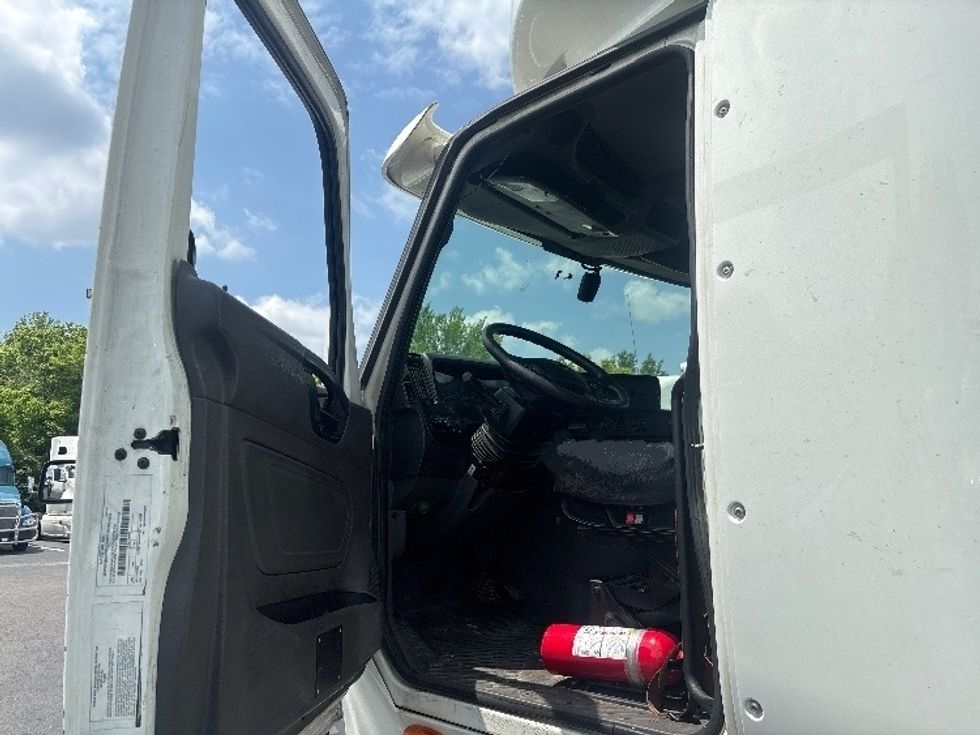 Day Cab Tractor-Heavy Duty Tractors-International-2019-LT625-Greensboro-NC-577,282\n\t\tmiles-$ 22,750 - Image 9