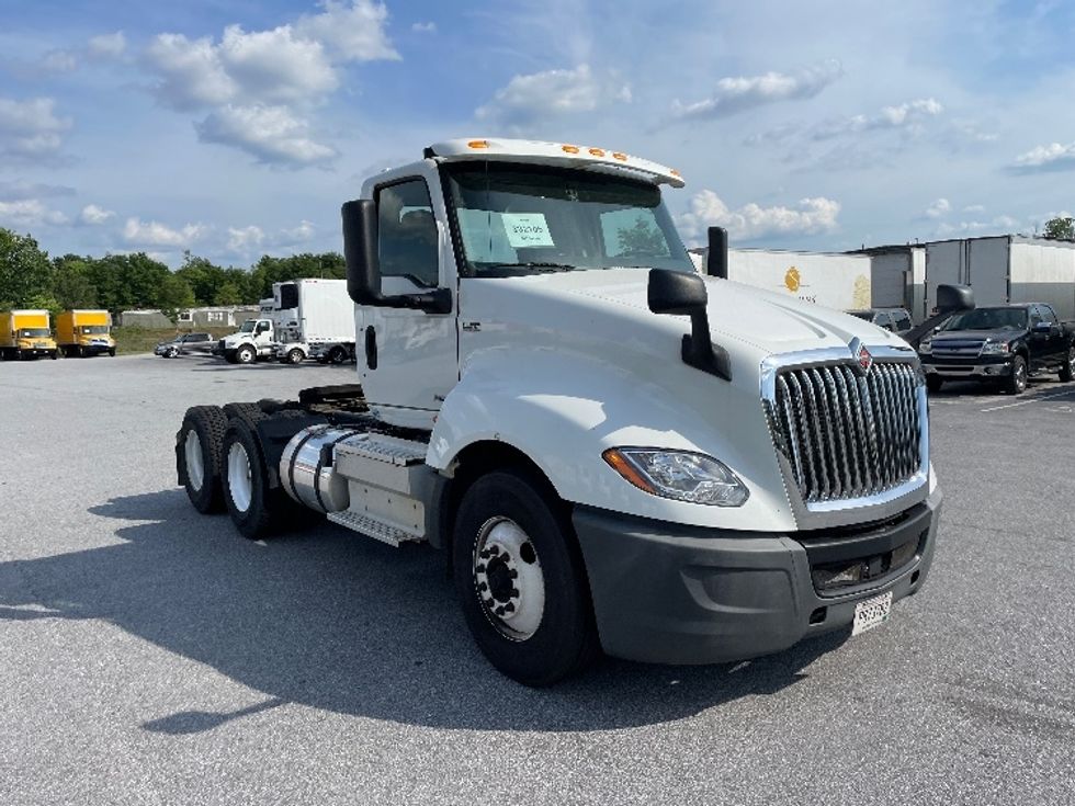 Day Cab Tractor-Heavy Duty Tractors-International-2019-LT625-Greenville-SC-150,555\n\t\tmiles-$ 31,250 - Image 1