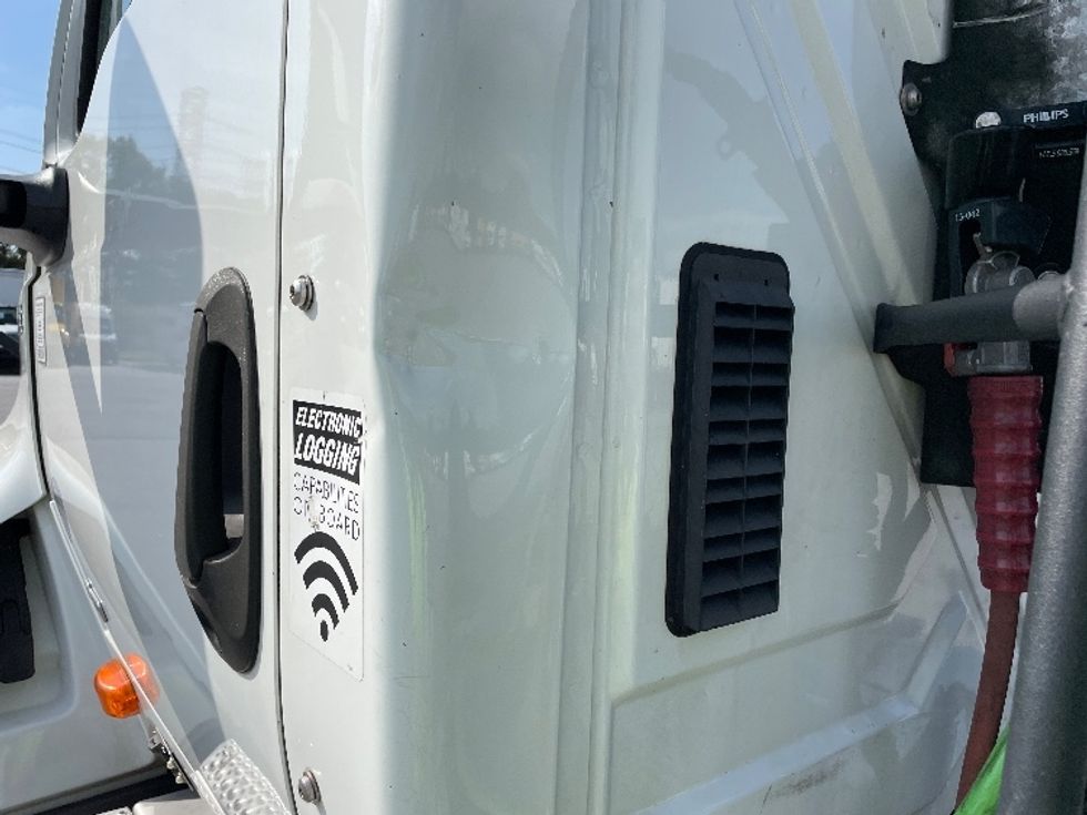 Day Cab Tractor-Heavy Duty Tractors-International-2019-LT625-Greenville-SC-150,555\n\t\tmiles-$ 31,250 - Image 20