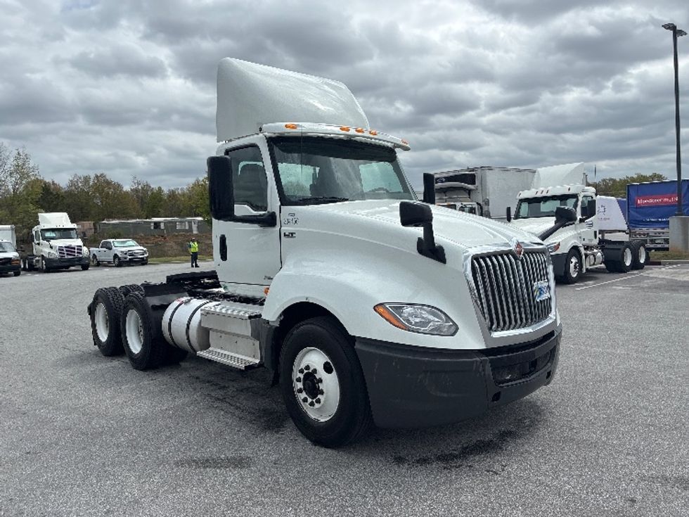 Day Cab Tractor-Heavy Duty Tractors-International-2019-LT625-Greenville-SC-373,159\n\t\tmiles-$ 25,250 - Image 1