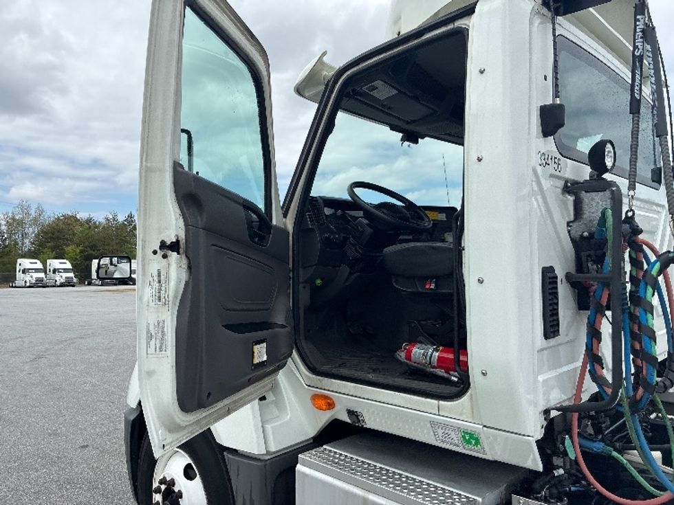 Day Cab Tractor-Heavy Duty Tractors-International-2019-LT625-Greenville-SC-373,159\n\t\tmiles-$ 25,250 - Image 9