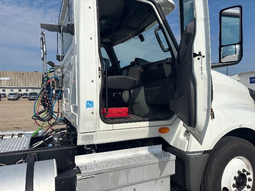 Day Cab Tractor-Heavy Duty Tractors-International-2019-LT625-Hammond-LA-265,285\n\t\tmiles-$ 34,000 - Image 12