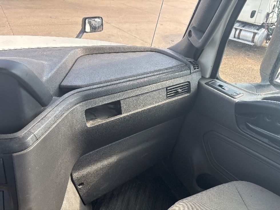 Day Cab Tractor-Heavy Duty Tractors-International-2019-LT625-Hammond-LA-265,285\n\t\tmiles-$ 34,000 - Image 13