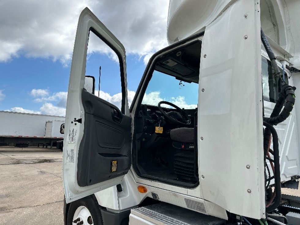 Day Cab Tractor-Heavy Duty Tractors-International-2019-LT625-Hammond-LA-293,113\n\t\tmiles-$ 52,250 - Image 9