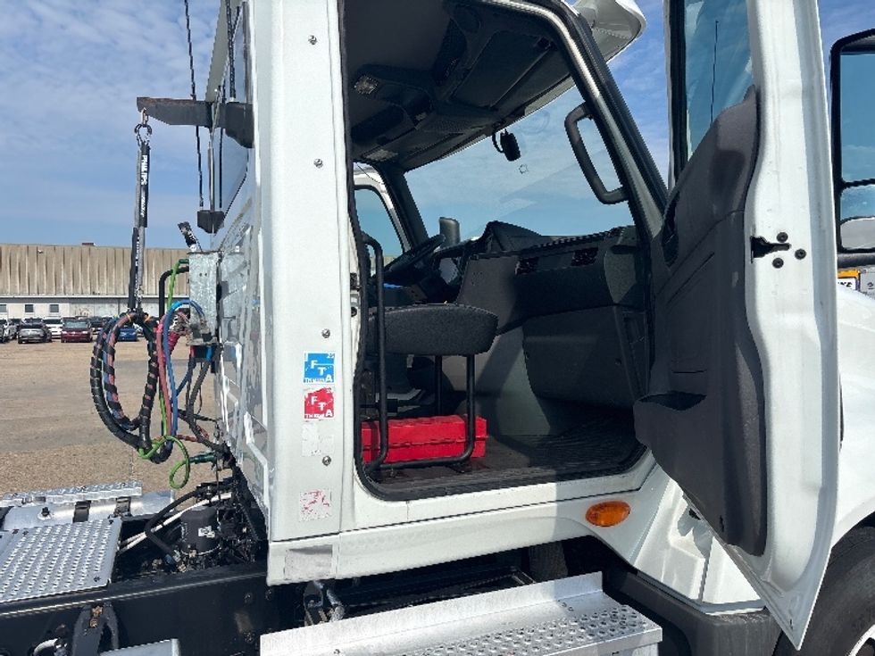 Day Cab Tractor-Heavy Duty Tractors-International-2019-LT625-Hammond-LA-346,614\n\t\tmiles-$ 29,750 - Image 12