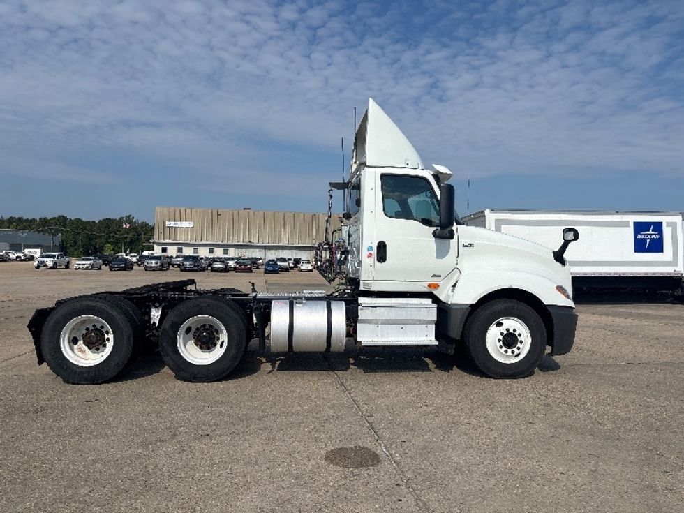 Day Cab Tractor-Heavy Duty Tractors-International-2019-LT625-Hammond-LA-346,614\n\t\tmiles-$ 29,750 - Image 8