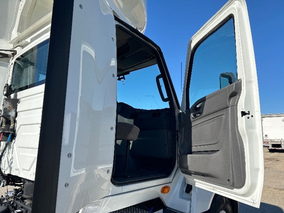 Day Cab Tractor-Heavy Duty Tractors-International-2019-LT625-Hammond-LA-414,006\n\t\tmiles-$ 44,500 - Image 12