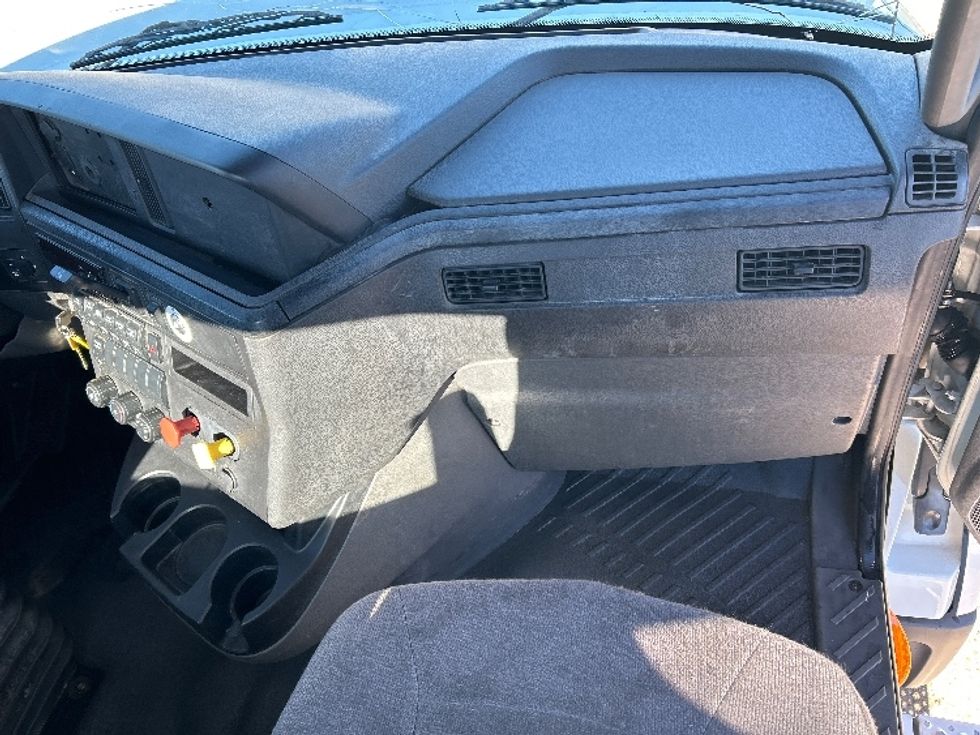 Day Cab Tractor-Heavy Duty Tractors-International-2019-LT625-Hammond-LA-414,006\n\t\tmiles-$ 44,500 - Image 13