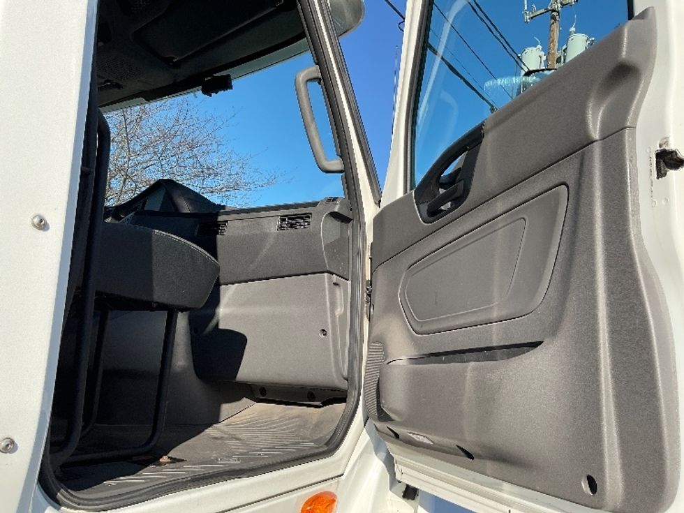 Day Cab Tractor-Heavy Duty Tractors-International-2019-LT625-Harrisburg-PA-200,973\n\t\tmiles-$ 34,750 - Image 12