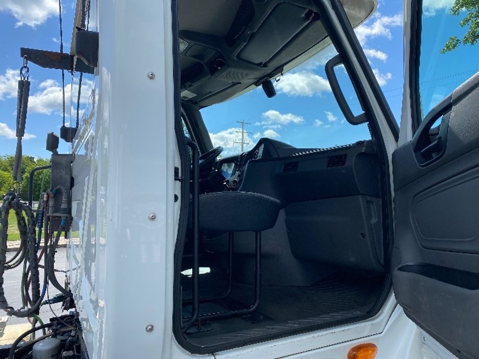 Day Cab Tractor-Heavy Duty Tractors-International-2019-LT625-Harrisburg-PA-340,794\n\t\tmiles-$ 27,750 - Image 12
