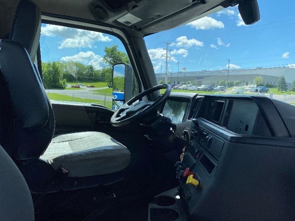 Day Cab Tractor-Heavy Duty Tractors-International-2019-LT625-Harrisburg-PA-340,794\n\t\tmiles-$ 27,750 - Image 14