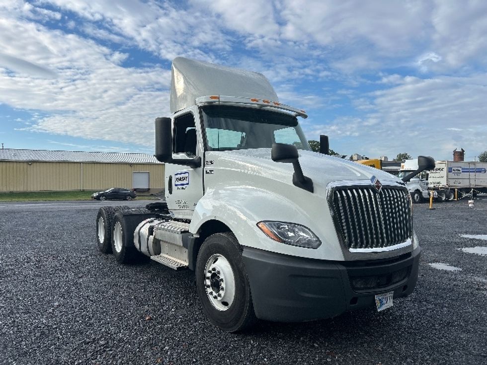 Day Cab Tractor-Heavy Duty Tractors-International-2019-LT625-Harrisburg-PA-392,570\n\t\tmiles-$ 23,000 - Image 1