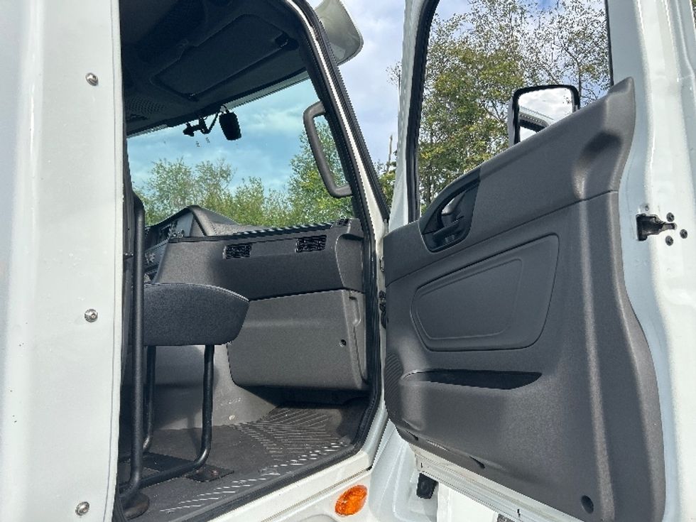 Day Cab Tractor-Heavy Duty Tractors-International-2019-LT625-Harrisburg-PA-392,570\n\t\tmiles-$ 23,000 - Image 11