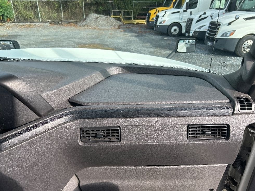 Day Cab Tractor-Heavy Duty Tractors-International-2019-LT625-Harrisburg-PA-392,570\n\t\tmiles-$ 23,000 - Image 12